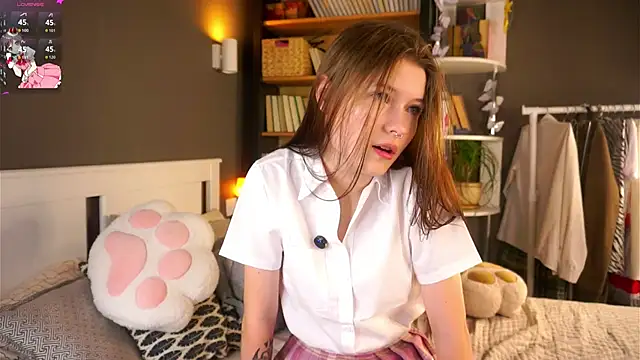 LynHillaire online show from 12.04.25