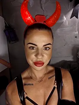 BabyFaceMia online show from 10.28.25