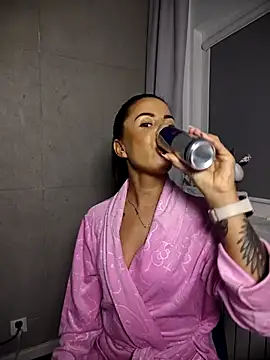 BabyFaceMia online show from 11.20.25