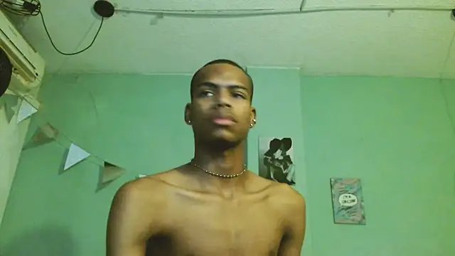 Snapshot of criss_zuri chatting on 09.20.25 criss zuri online show from 09.20.25