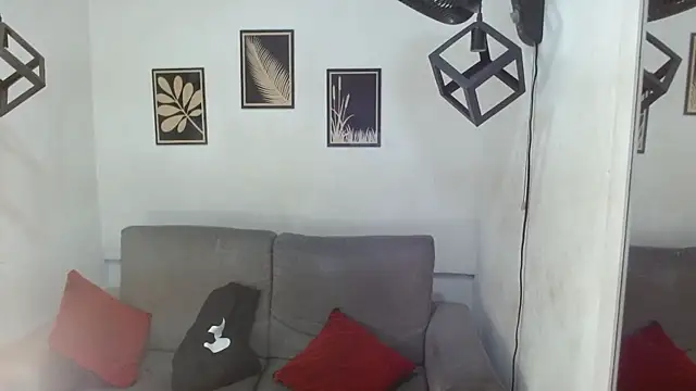 criss zuri online show from 12.19.25