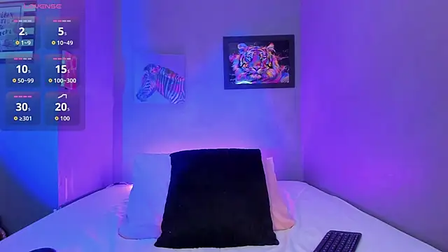 Snapshot of meghanmaslow chatting on 09.17.25 meghanmaslow online show from 09.17.25