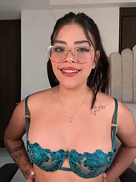 Sara-Evans online show from 03.25.26