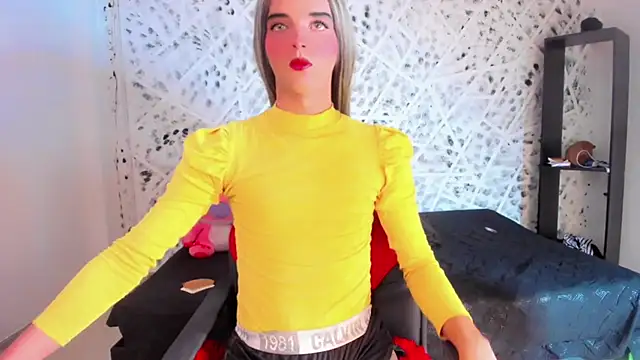 MIA HOT23CM S7S online show from 10.09.25