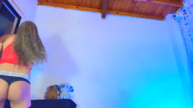 MIA HOT23CM S7S online show from 12.17.25