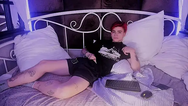 Snapshot of Blaiz_Vok chatting on 09.17.25 Blaiz Vok online show from 09.17.25