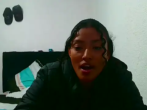 Snapshot of WILD_MULAN chatting on 10.10.25 WILD MULAN online show from 10.10.25