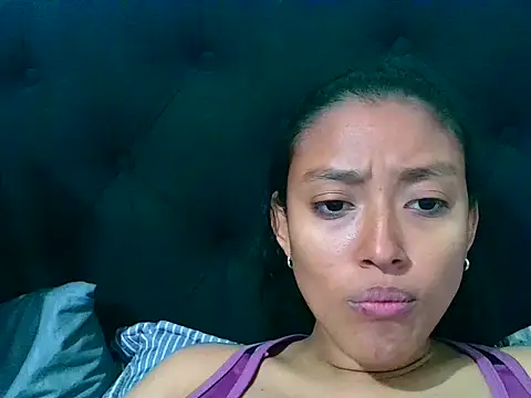Snapshot of WILD_MULAN chatting on 10.20.25 WILD MULAN online show from 10.20.25