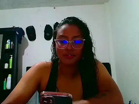 Snapshot of WILD_MULAN chatting on 12.20.25 WILD MULAN online show from 12.20.25