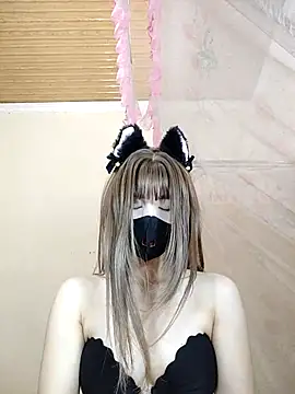 Snapshot of Helen69x chatting on 10.16.25 Helen69x online show from 10.16.25
