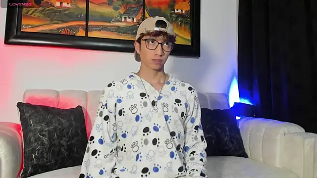 mhatias  online show from 04.18.26