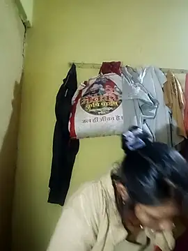 Snapshot of Jaya_Iyer chatting on 11.30.25 Jaya Iyer online show from 11.30.25