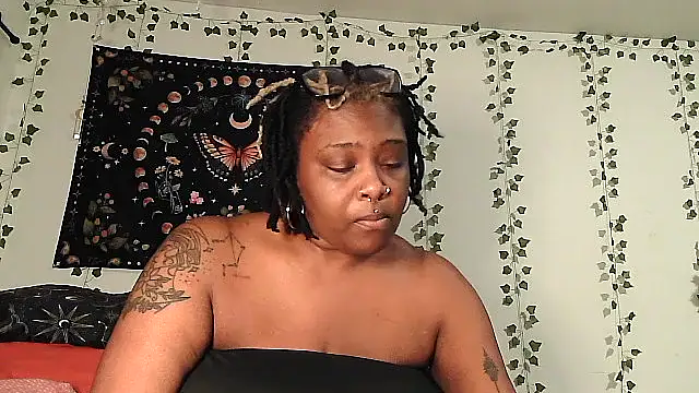 Snapshot of mistressnelle chatting on 07.04.26 mistressnelle online show from 07.04.26