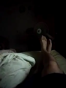 Snapshot of Chross000000 chatting on 12.14.25 Chross000000 online show from 12.14.25