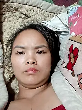 Snapshot of xinhxinhcute chatting on 10.28.25 xinhxinhcute online show from 10.28.25