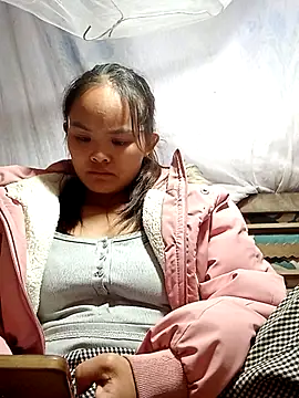 Snapshot of xinhxinhcute chatting on 11.01.25 xinhxinhcute online show from 11.01.25