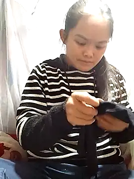 Snapshot of xinhxinhcute chatting on 11.02.25 xinhxinhcute online show from 11.02.25