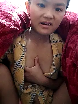 Snapshot of xinhxinhcute chatting on 11.05.25 xinhxinhcute online show from 11.05.25