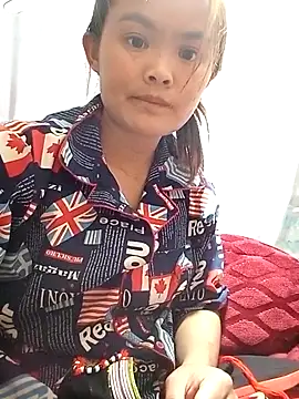 Snapshot of xinhxinhcute chatting on 11.10.25 xinhxinhcute online show from 11.10.25