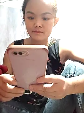 Snapshot of xinhxinhcute chatting on 11.13.25 xinhxinhcute online show from 11.13.25