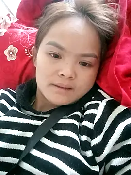 Snapshot of xinhxinhcute chatting on 11.26.25 xinhxinhcute online show from 11.26.25