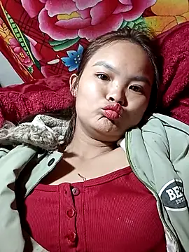 Snapshot of xinhxinhcute chatting on 12.03.25 xinhxinhcute online show from 12.03.25