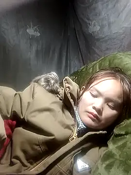 Snapshot of xinhxinhcute chatting on 12.15.25 xinhxinhcute online show from 12.15.25