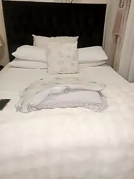 Creamy Chocolatex online show from 10.24.25