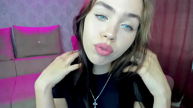 Snapshot of Kitty_Mila chatting on 09.11.25 Kitty Mila online show from 09.11.25