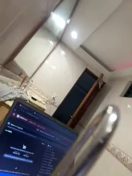 GiorgiaLuxee online show from 12.19.25