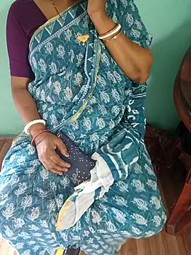 desi boudi87 online show from 04.08.26