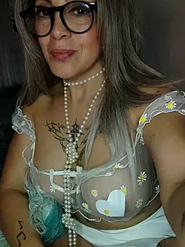 Snapshot of Gatithaaa chatting on 10.02.25 Gatithaaa online show from 10.02.25