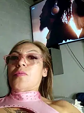 Snapshot of Gatithaaa chatting on 10.14.25 Gatithaaa online show from 10.14.25