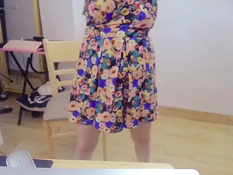 Snapshot of Funnygirl_9x chatting on 09.10.25 Funnygirl 9x online show from 09.10.25