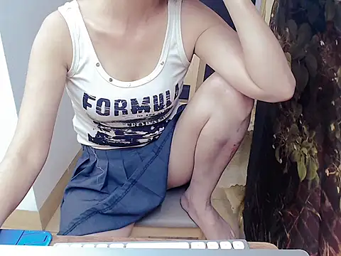 Snapshot of Funnygirl_9x chatting on 10.18.25 Funnygirl 9x online show from 10.18.25