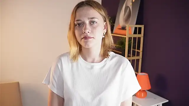 HollieCollelo online show from 09.09.25