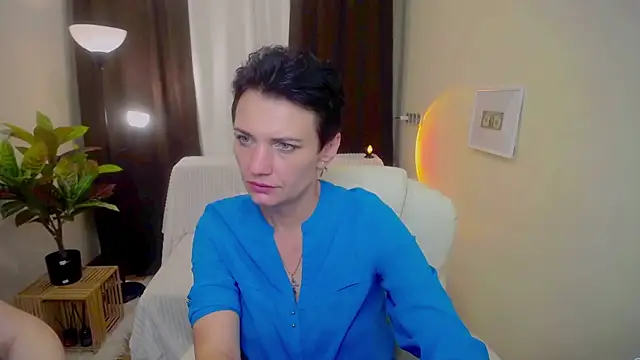 AvaSaturnian online show from 09.13.25