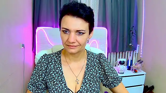 AvaSaturnian online show from 09.14.25