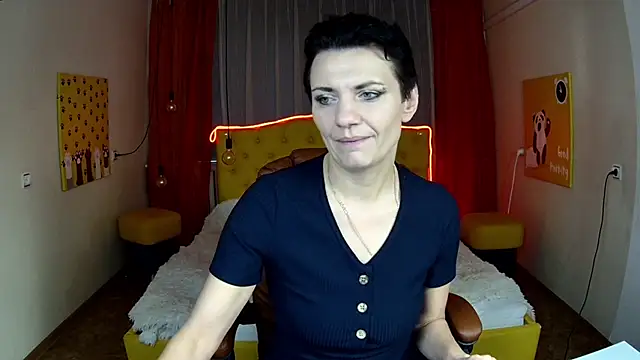 AvaSaturnian online show from 11.10.25