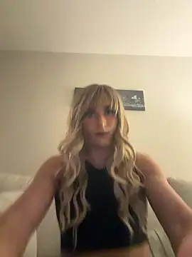 Snapshot of RylieDeWhore1@xh chatting on 10.29.25 RylieDeWhore1xh online show from 10.29.25