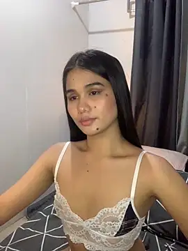 Snapshot of AngelHille chatting on 12.19.25 AngelHille online show from 12.19.25