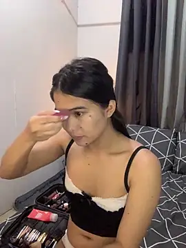 Snapshot of AngelHille chatting on 12.21.25 AngelHille online show from 12.21.25