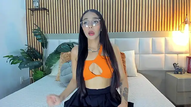 Roseaurora online show from 01.14.26