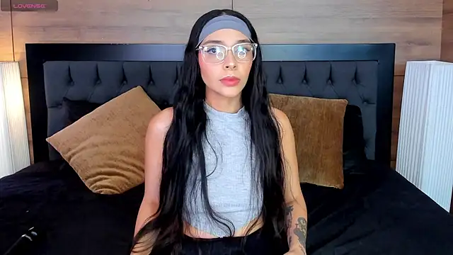 Roseaurora online show from 03.25.26