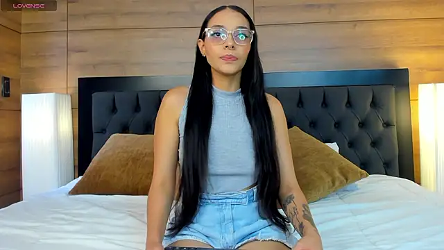 Roseaurora online show from 03.29.26