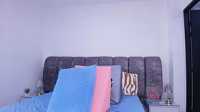 sweegirl69 online show from 11.21.25