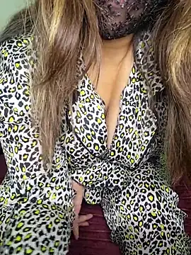 Snapshot of mysticlure-- chatting on 11.26.25 mysticlure-- online show from 11.26.25