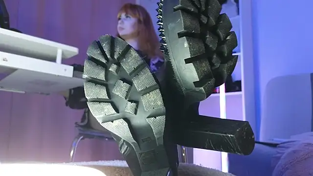 CruelSiren online show from 12.18.25