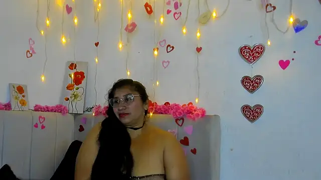 Snapshot of milf_latinn chatting on 10.02.25 milf latinn online show from 10.02.25