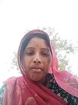 Snapshot of Sharma_pooja chatting on 10.15.25 Sharma pooja online show from 10.15.25